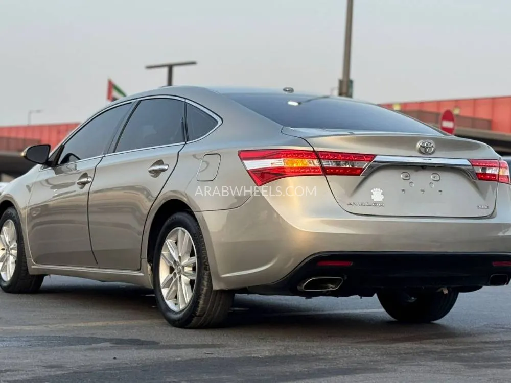 Toyota Avalon 2014 for Sale in Sharjah Image-14
