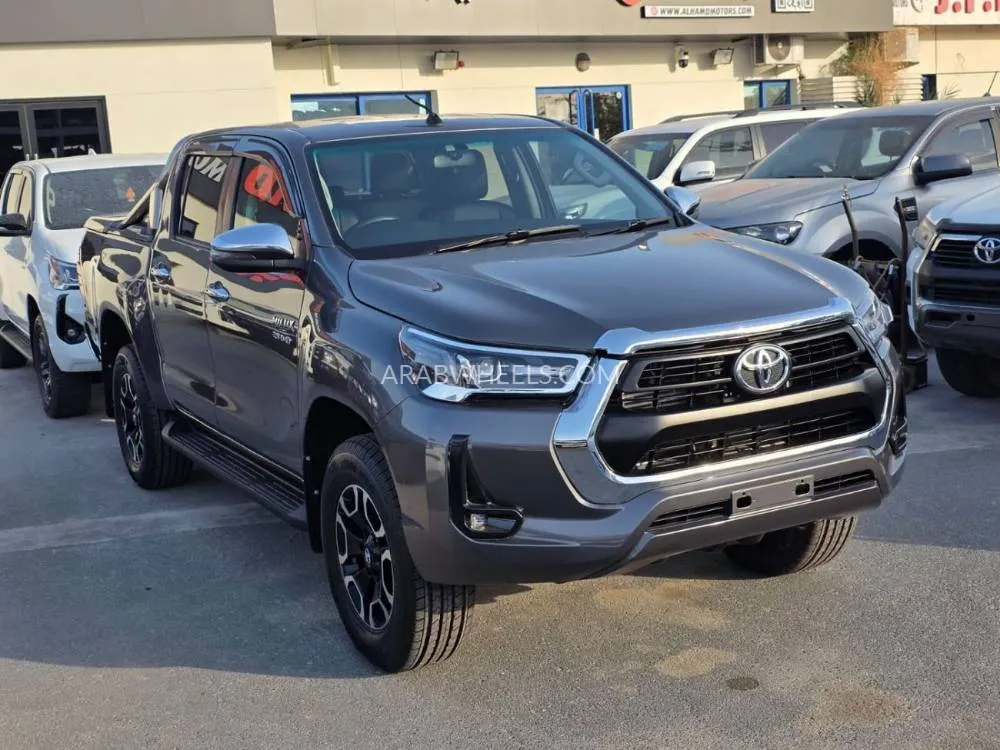 Toyota Hilux 2018 for Sale in Dubai Image-2