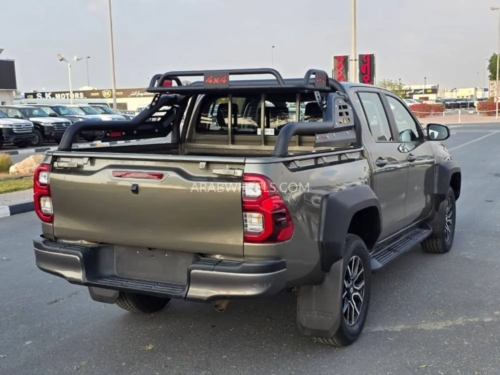 Toyota Hilux 2019 for Sale in Dubai Image-5