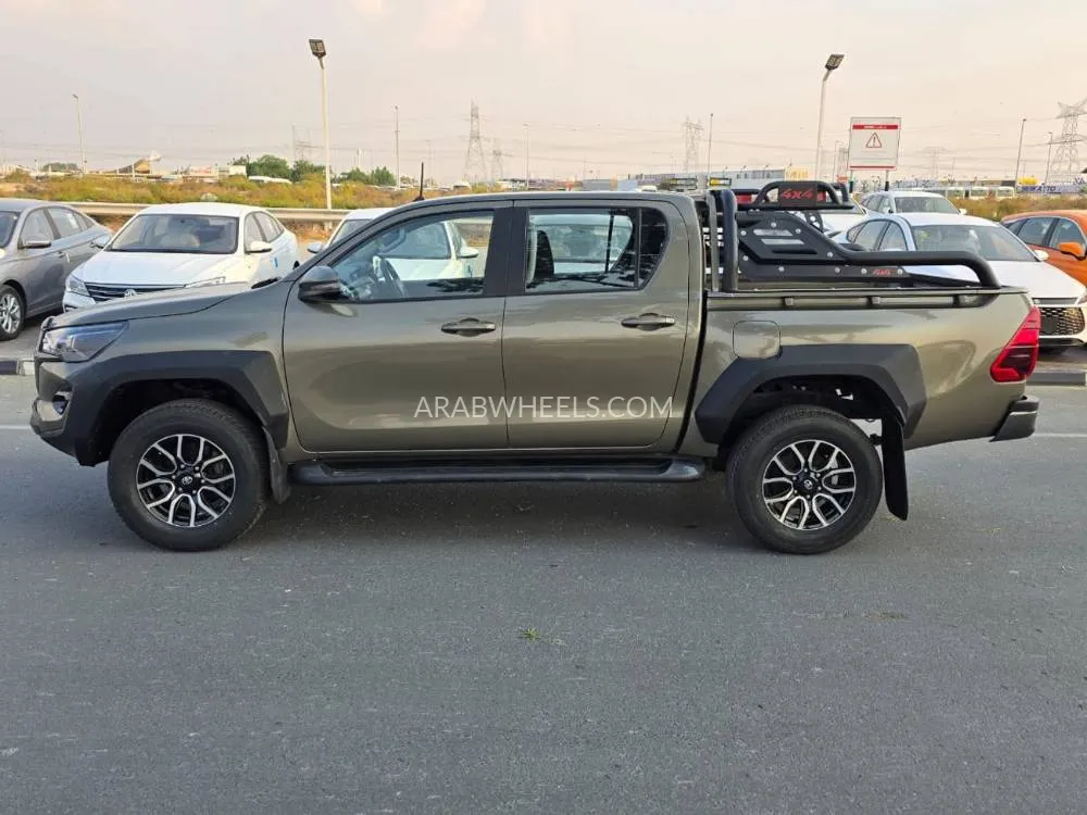 Toyota Hilux 2019 for Sale in Dubai Image-9