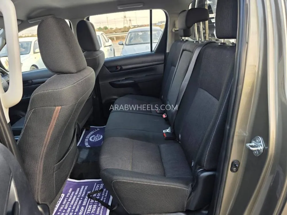 Toyota Hilux 2019 for Sale in Dubai Image-19