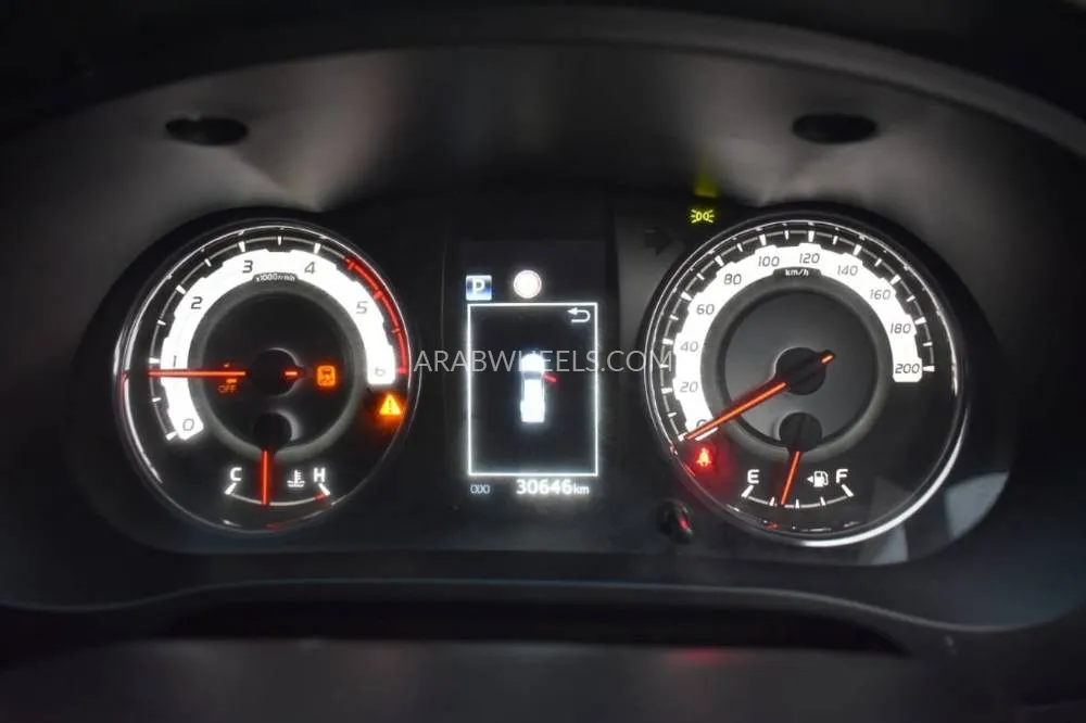 Toyota Hilux 2020 for Sale in Dubai Image-20