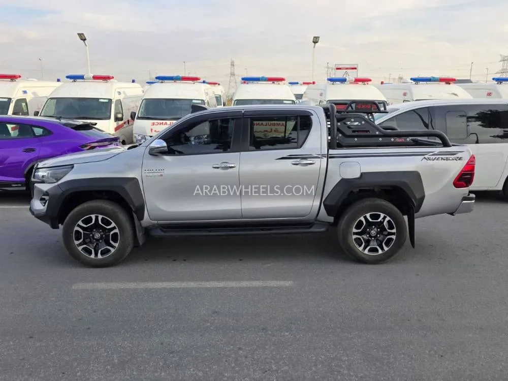Toyota Hilux 2022 for Sale in Dubai Image-8