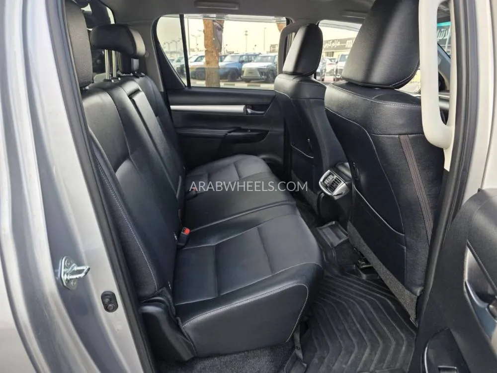 Toyota Hilux 2022 for Sale in Dubai Image-19