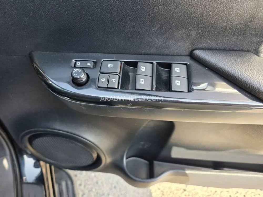 Toyota Hilux 2022 for Sale in Dubai Image-21