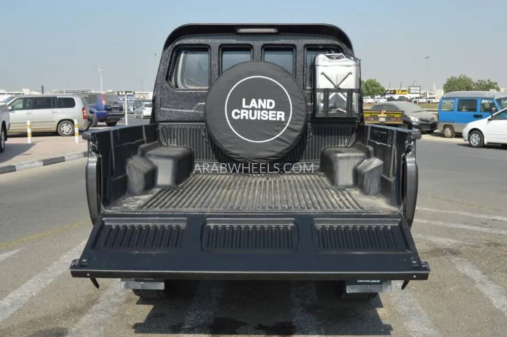 تويوتا لاند كروزر 70 سيريز 2019 for Sale in دبي Image-5