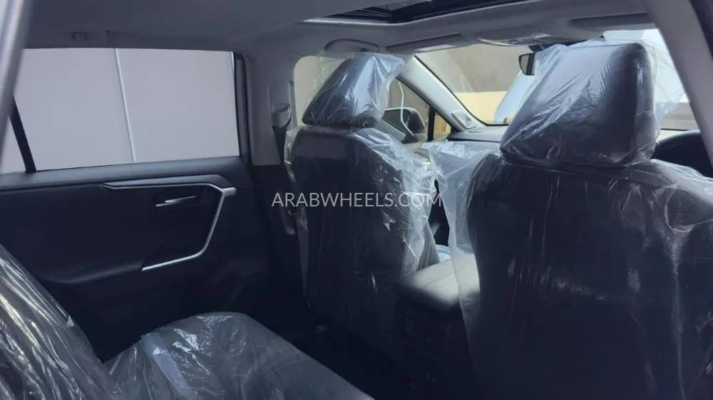 Toyota Rav4 2019 for Sale in Dubai Image-11