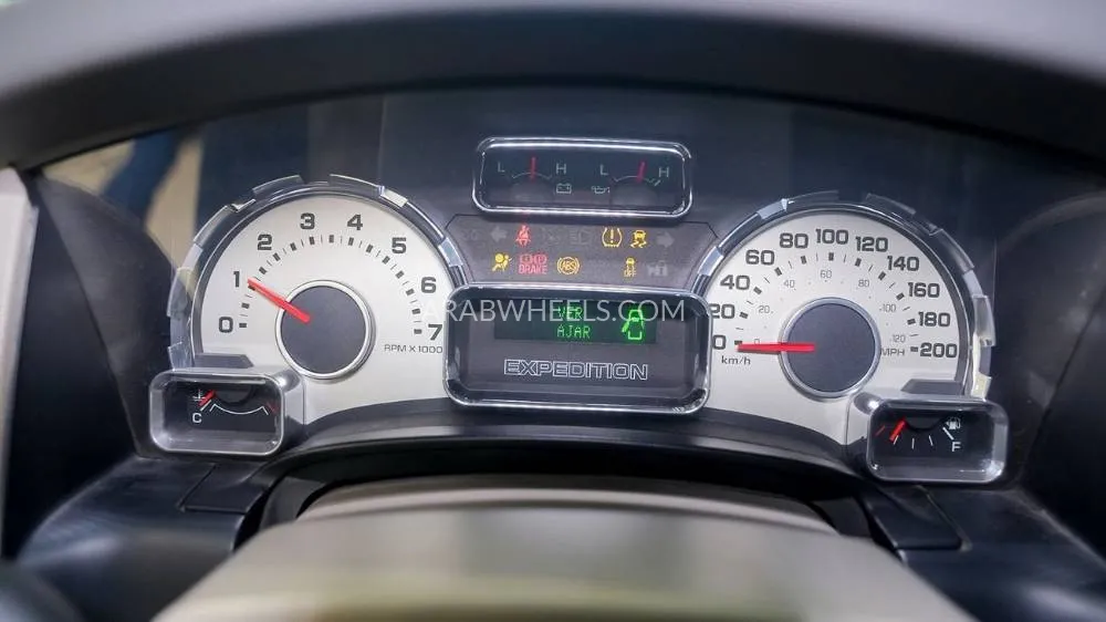 Ford Expedition 2014 for Sale in Sharjah Image-6