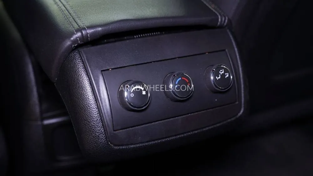 GMC Acadia 2016 for Sale in Sharjah Image-13