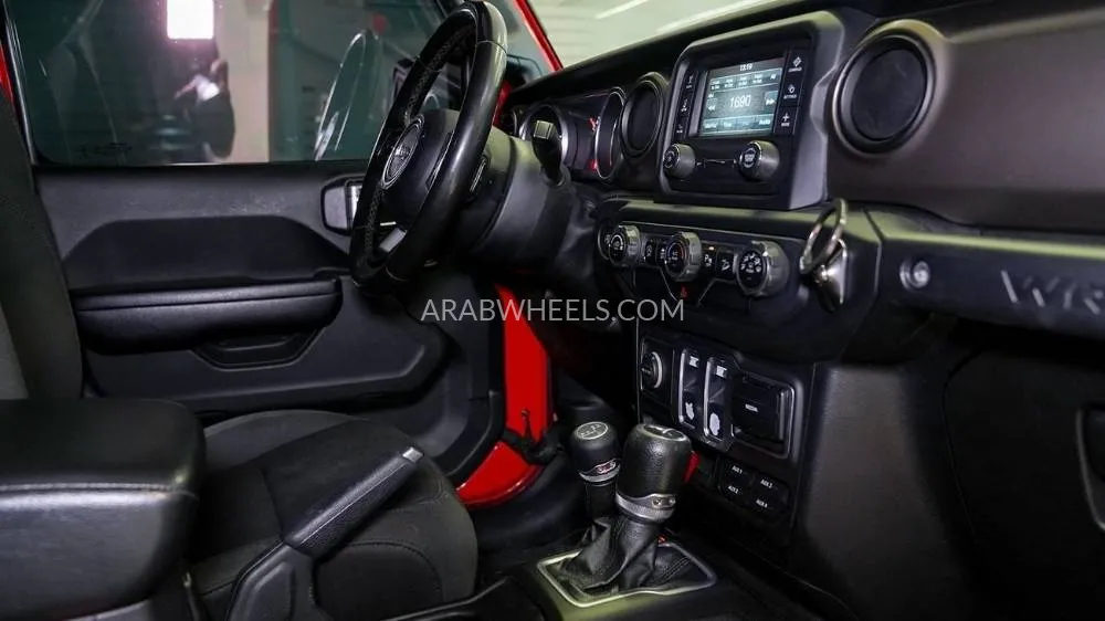 Jeep Wrangler 2018 for Sale in Sharjah Image-8