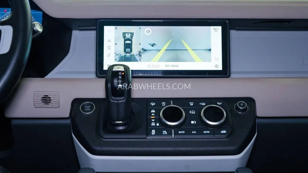 Land Rover Defender 2020 for Sale in Sharjah Image-14