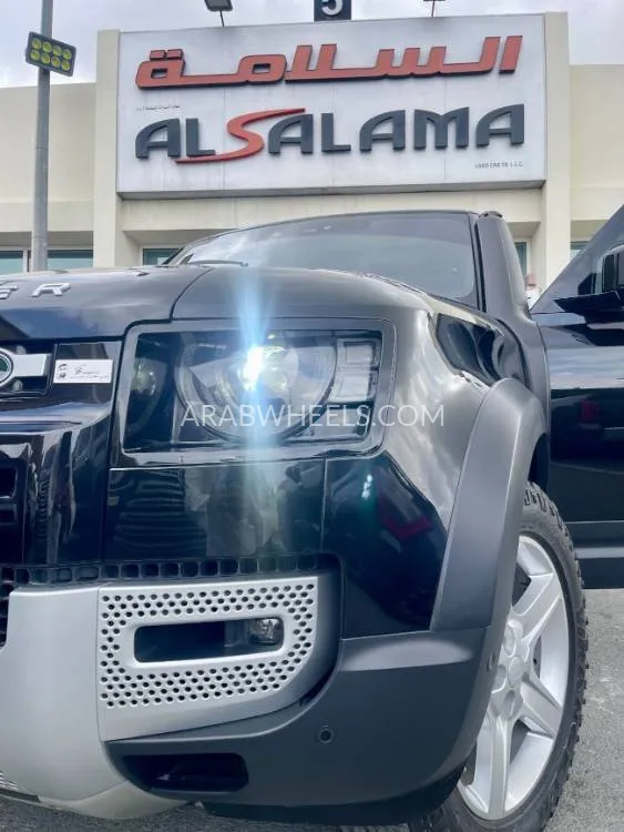 Land Rover Defender 2020 for Sale in Sharjah Image-5
