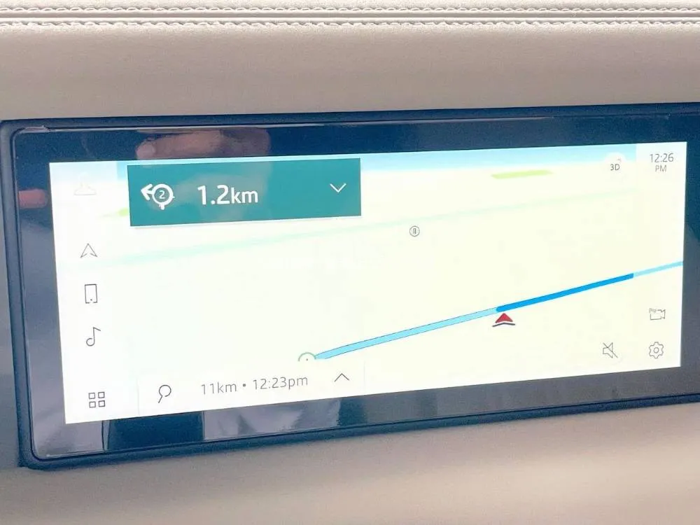 Land Rover Defender 2020 for Sale in Sharjah Image-11