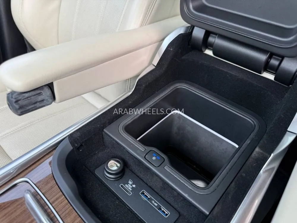 Land Rover Range Rover 2021 for Sale in Dubai Image-11