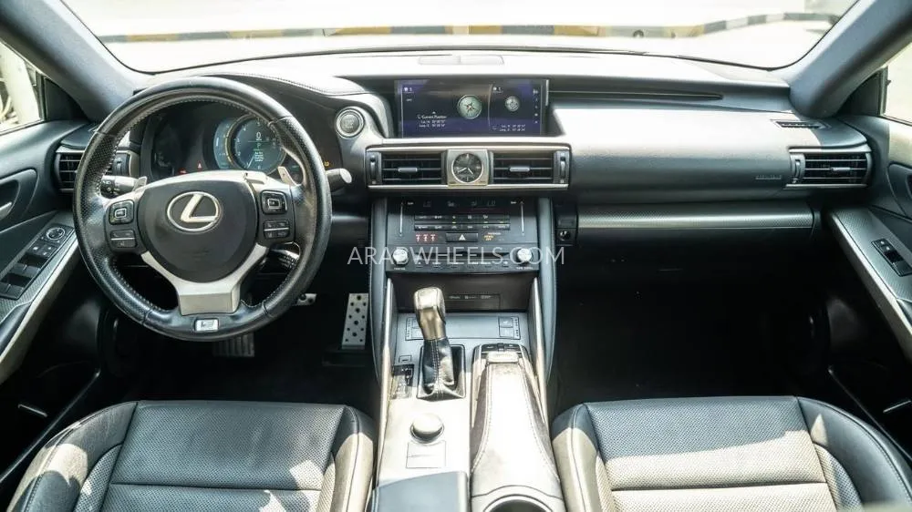 Lexus IS 2017 for Sale in Dubai Image-8