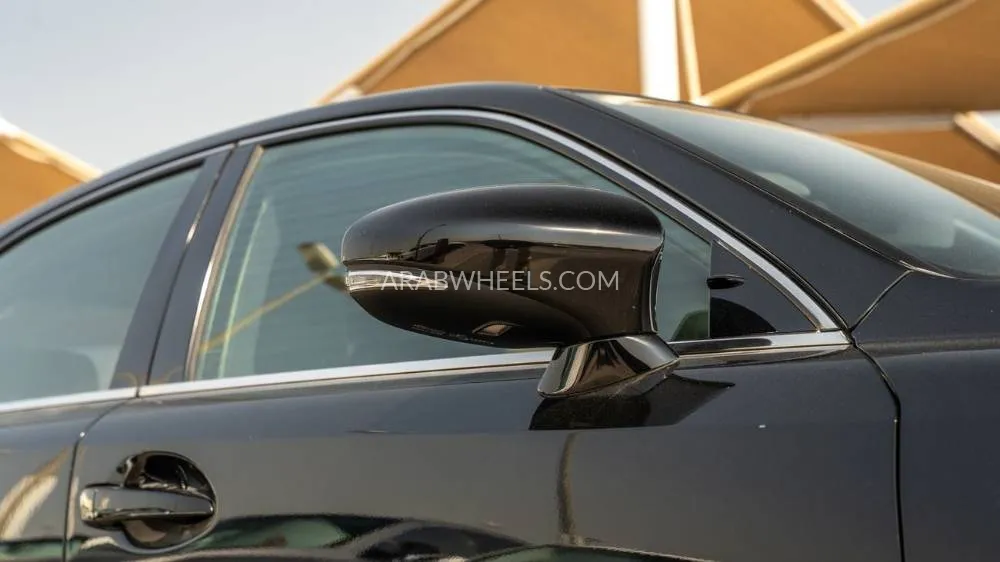 Lexus IS 2017 for Sale in Dubai Image-13