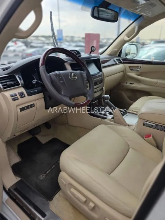 Lexus LX 2013 for Sale in Dubai Image-7
