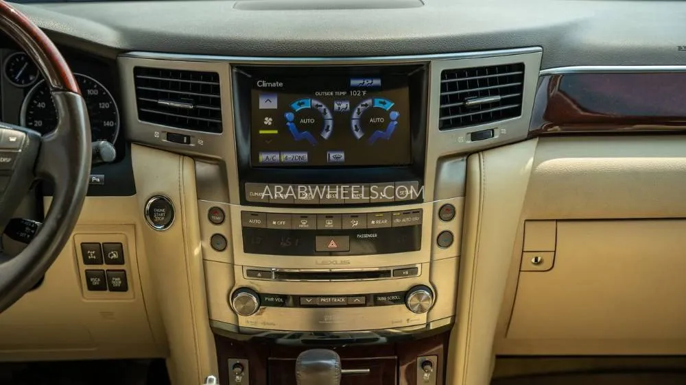 Lexus LX 2015 for Sale in Dubai Image-6