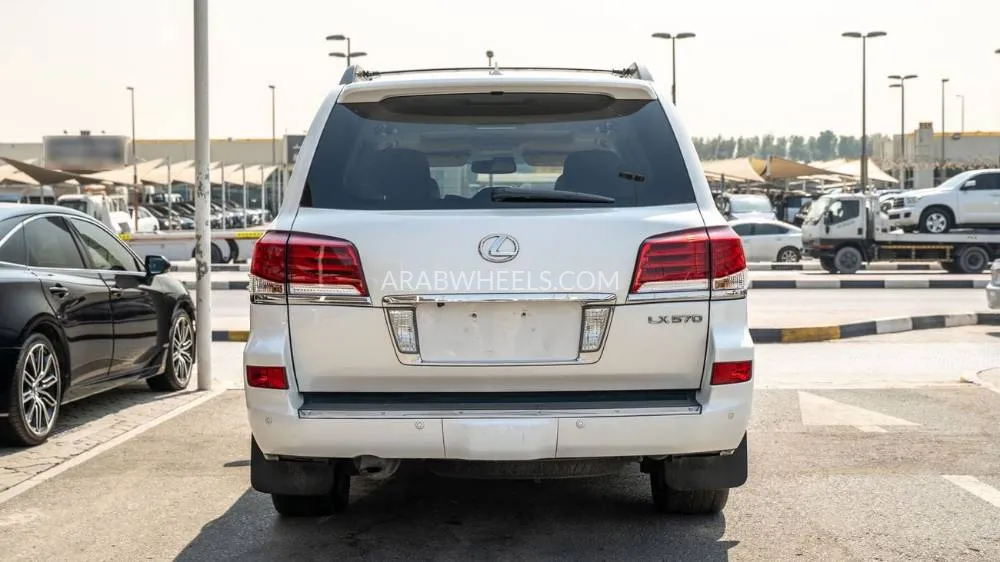 Lexus LX 2015 for Sale in Dubai Image-16