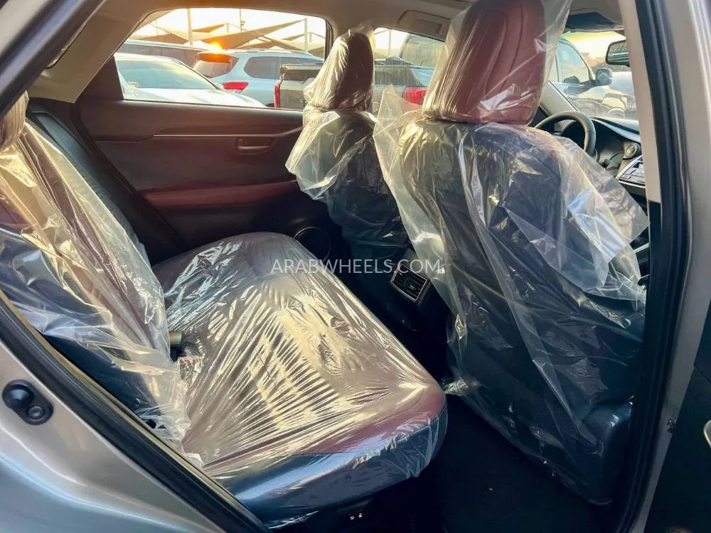 لكزس NX 2015 for Sale in الشارقة Image-9