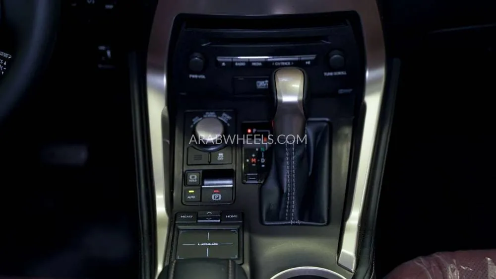 لكزس NX 2015 for Sale in الشارقة Image-10