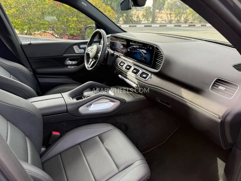 Mercedes Benz GLE Class 2022 for Sale in Dubai Image-18