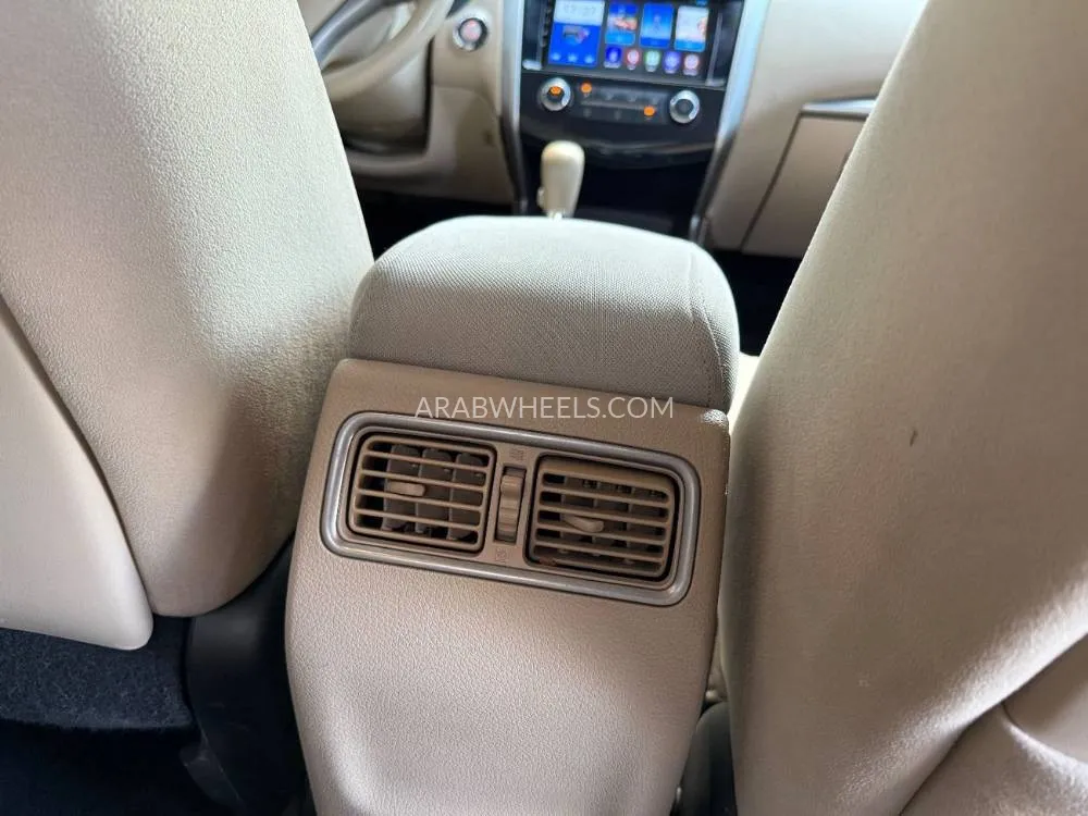 Nissan Altima 2016 for Sale in Sharjah Image-16