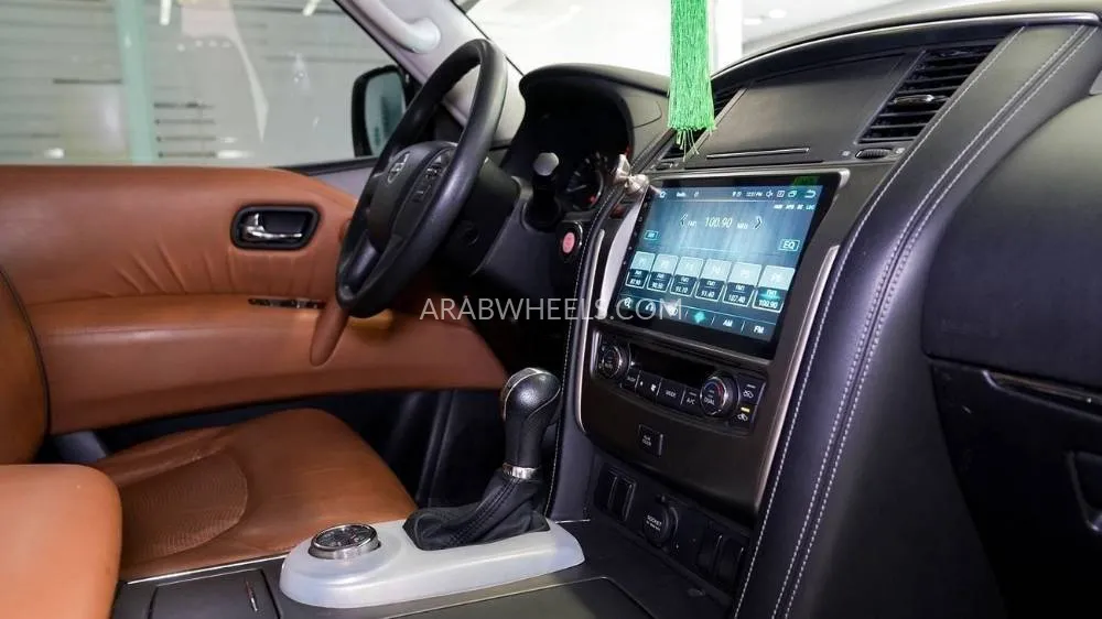 Nissan Patrol 2019 for Sale in Sharjah Image-12