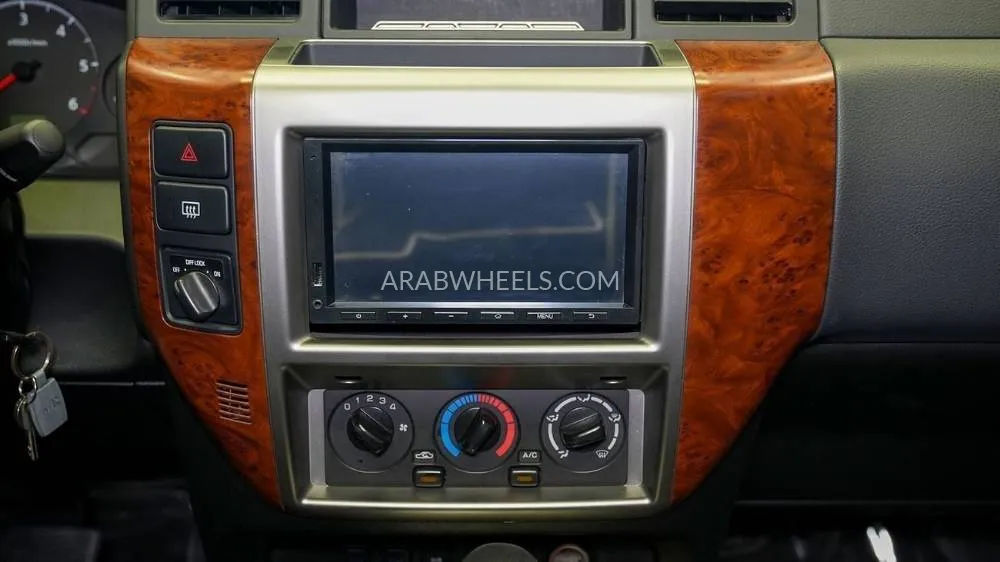 Nissan Patrol 2023 for Sale in Sharjah Image-6
