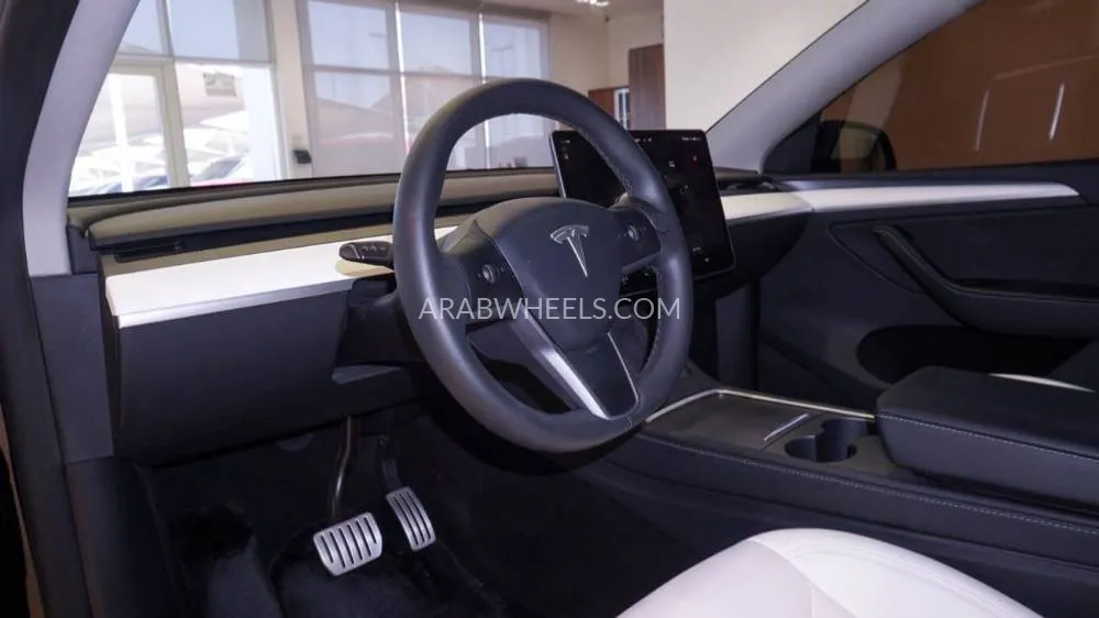 Tesla Model Y 2023 for Sale in Sharjah Image-8
