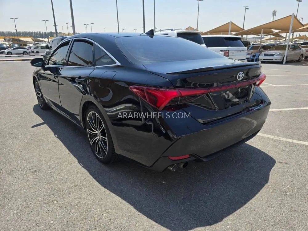 Toyota Avalon 2019 for Sale in Dubai Image-6