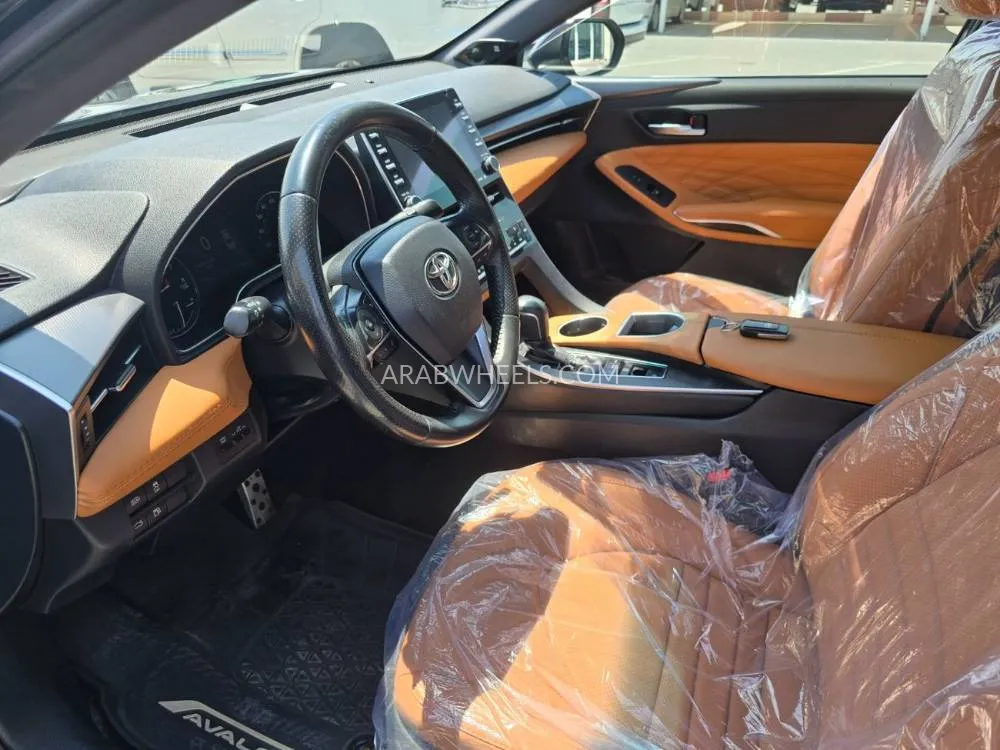 Toyota Avalon 2019 for Sale in Dubai Image-9