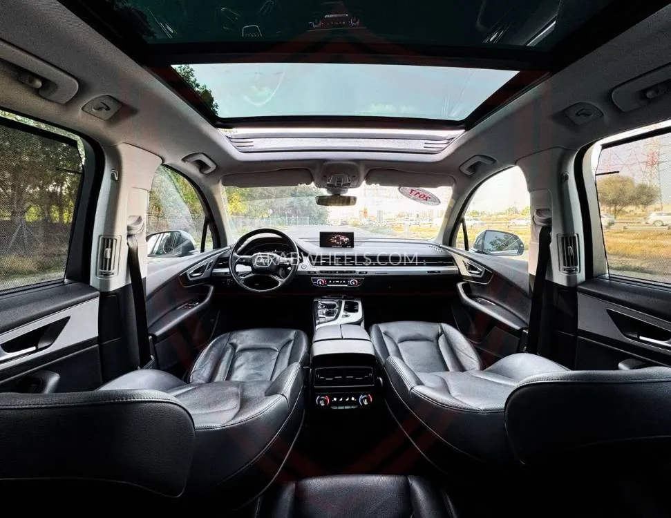 أودي Q7 2017 for Sale in الشارقة Image-15