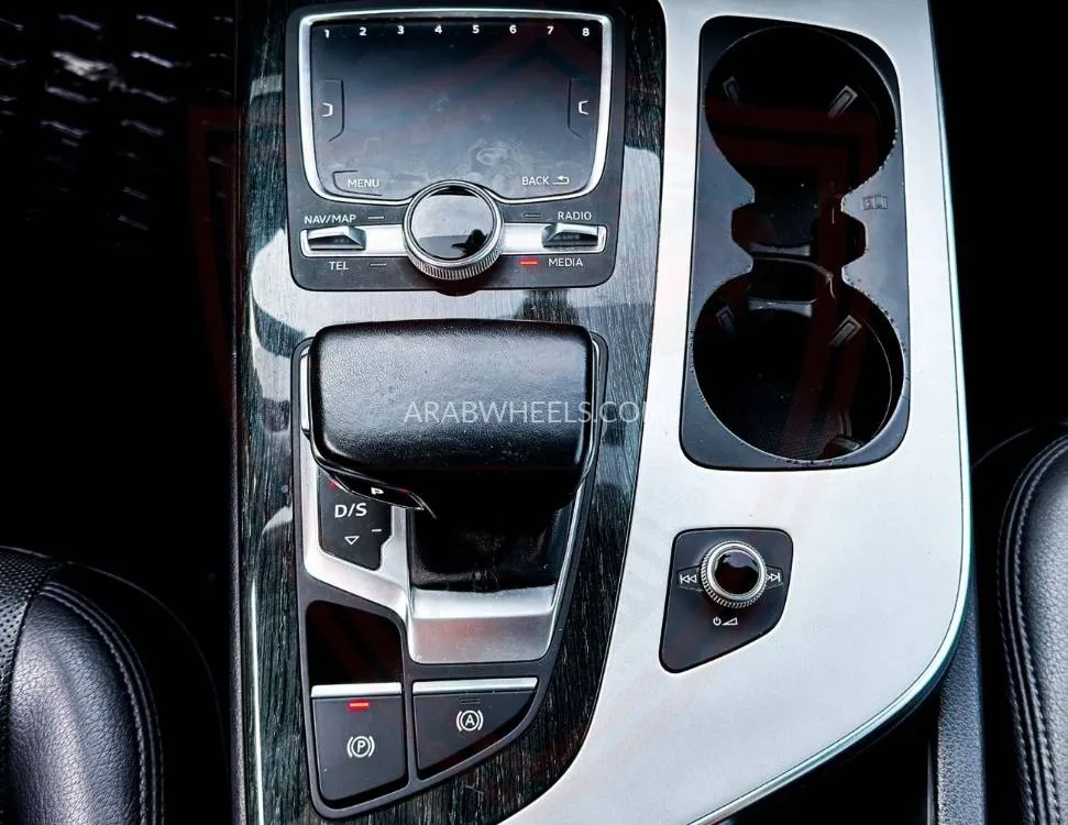 أودي Q7 2017 for Sale in الشارقة Image-19