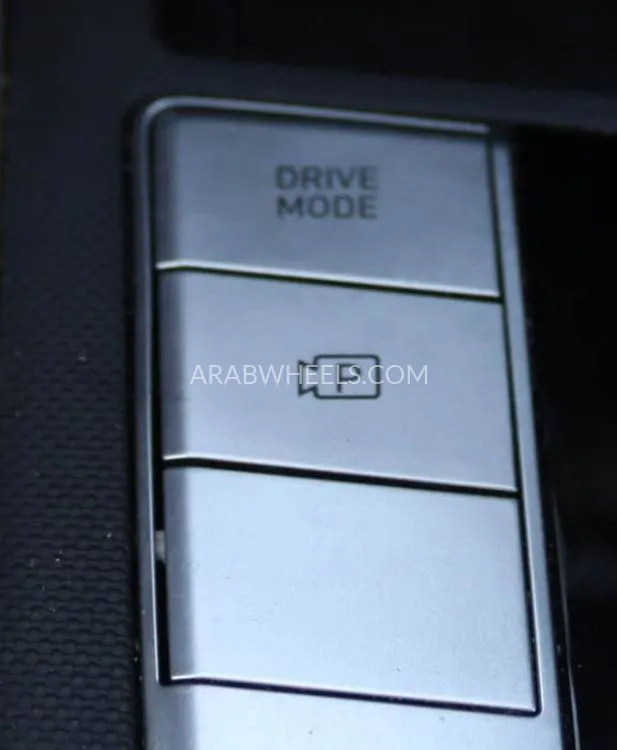 Hyundai Elantra 2022 for Sale in Sharjah Image-13