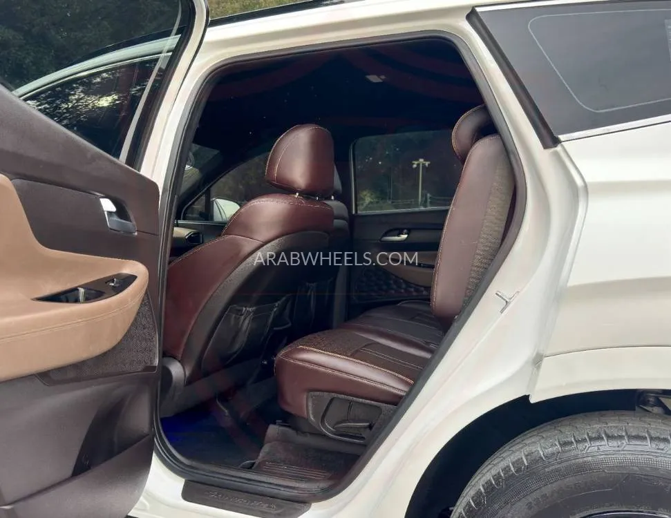 هيونداي جراند سانتا في 2024 for Sale in الشارقة Image-10