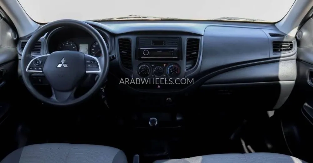 Mitsubishi L200 2021 for Sale in Sharjah Image-11