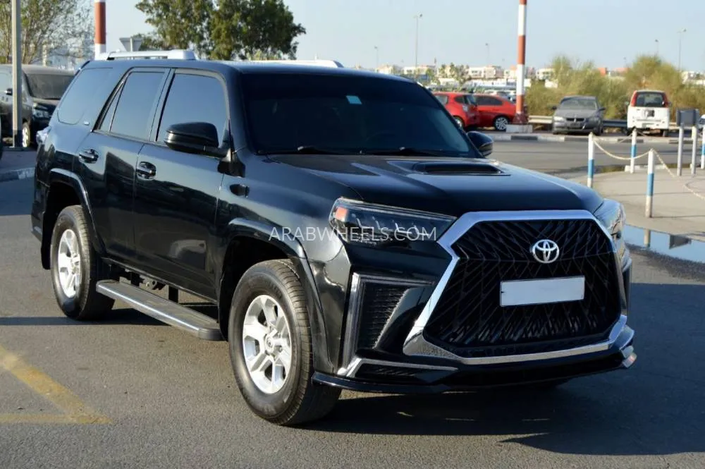 Toyota 4Runner 2018 for Sale in Dubai Image-2