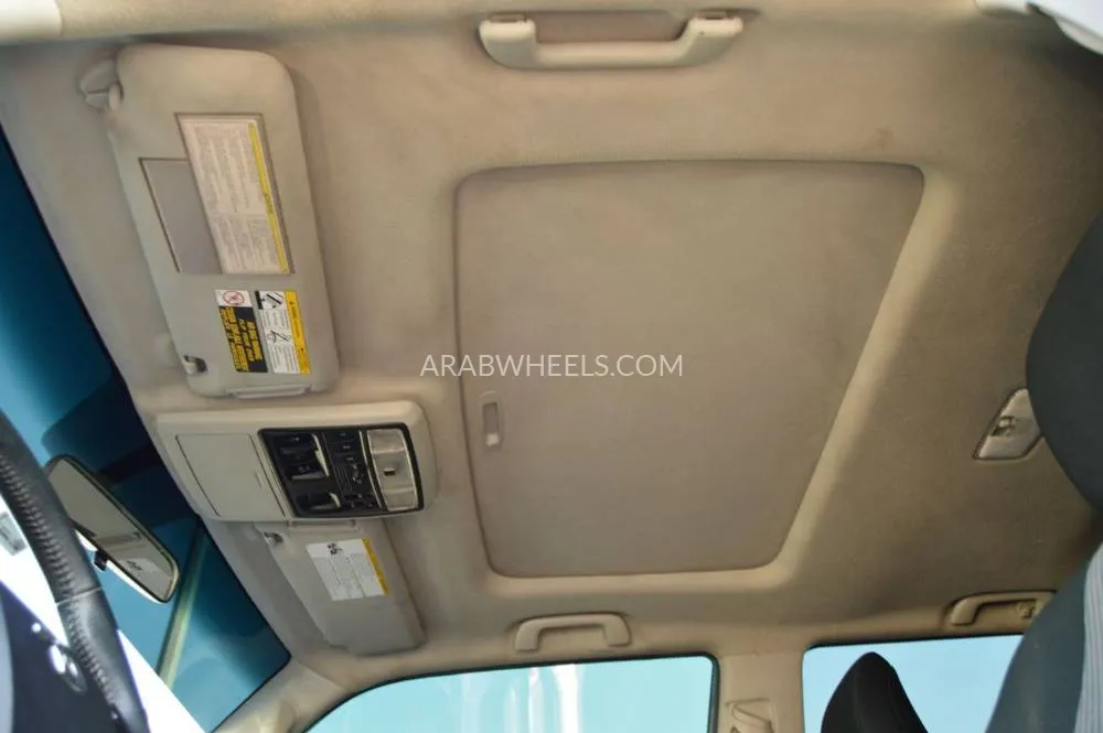 Toyota 4Runner 2018 for Sale in Dubai Image-11