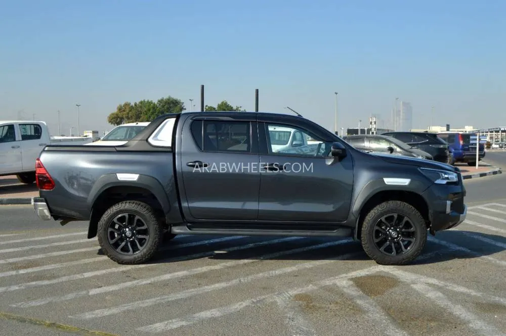 Toyota Hilux 2021 for Sale in Dubai Image-5