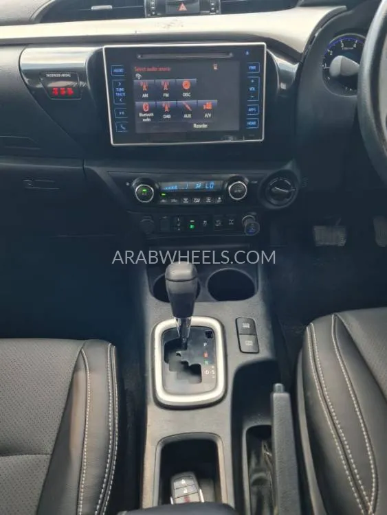 Toyota Hilux 2021 for Sale in Dubai Image-11