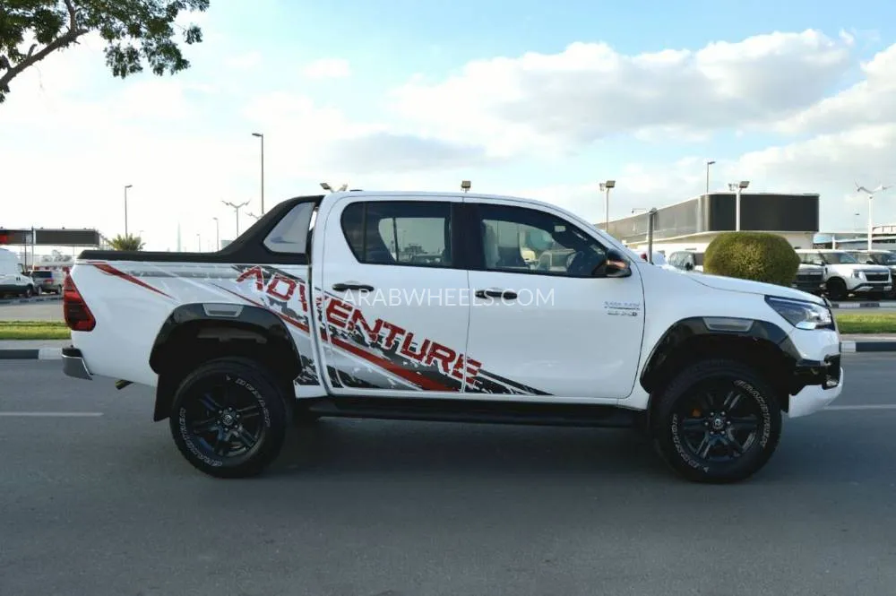 Toyota Hilux 2023 for Sale in Dubai Image-4