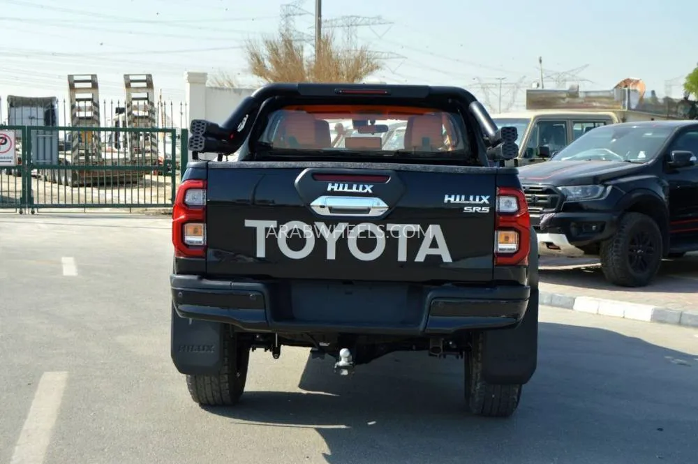 Toyota Hilux 2025 for Sale in Dubai Image-8
