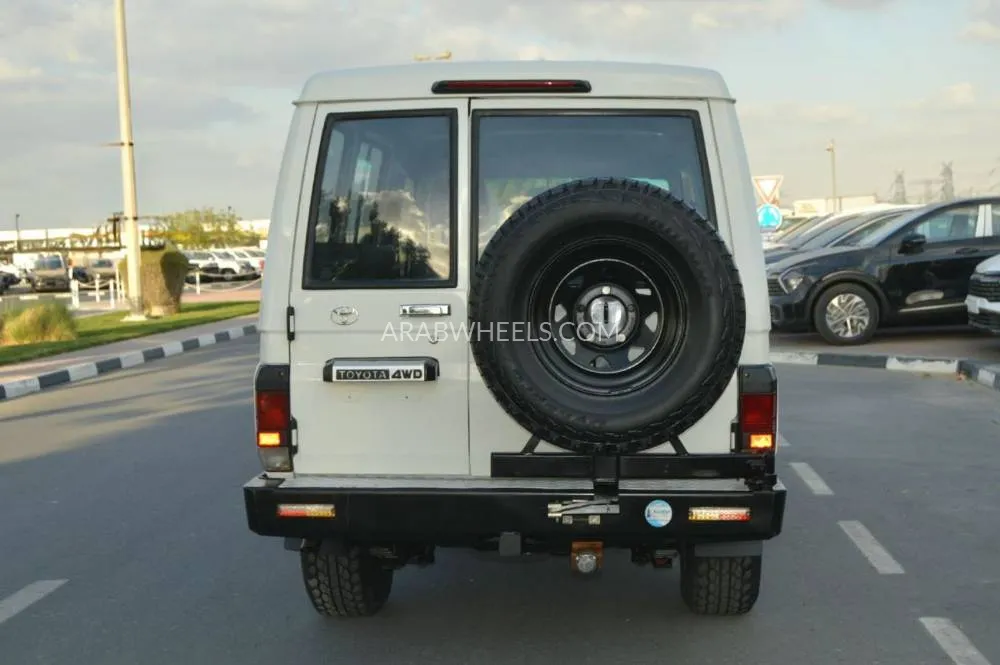 Toyota Land Cruiser 2016 for Sale in Dubai Image-8