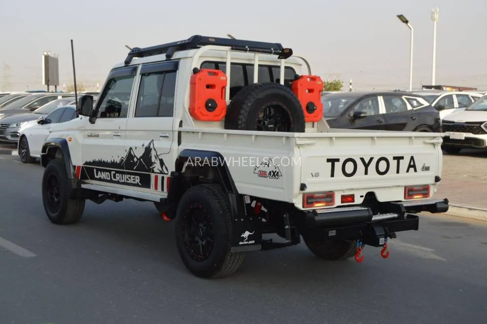 Toyota Land Cruiser 70 Series 2022 for Sale in Dubai Image-6