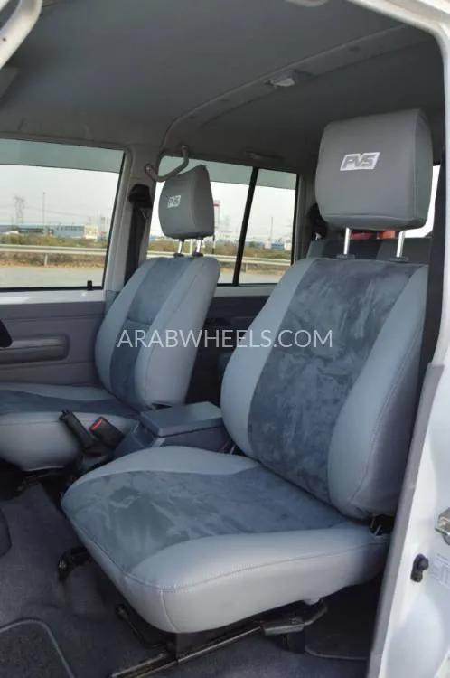 Toyota Land Cruiser 70 Series 2022 for Sale in Dubai Image-13