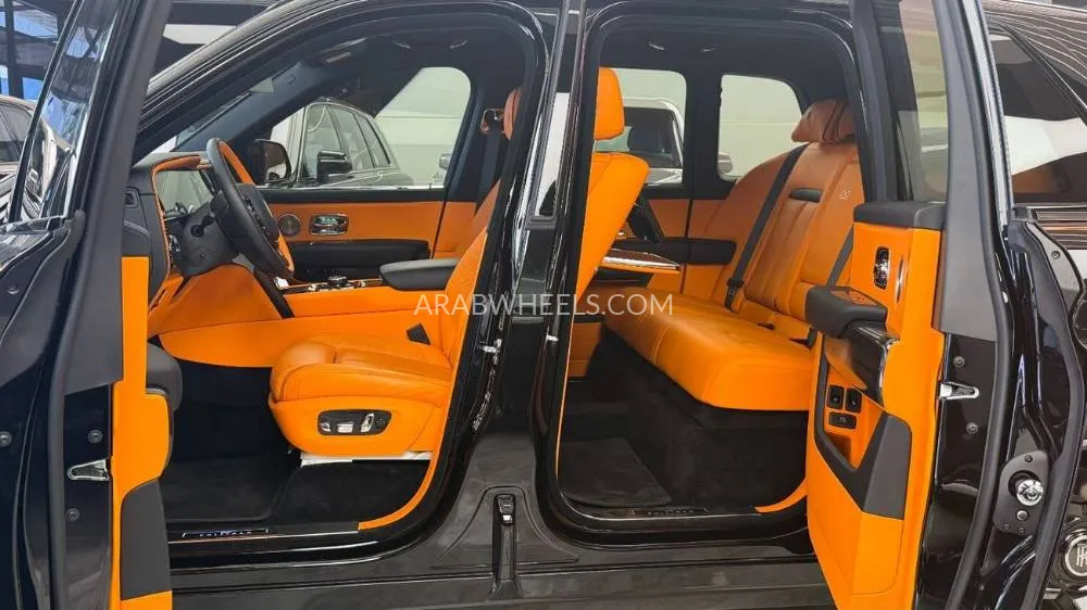 Rolls Royce Cullinan 2025 for Sale in Dubai Image-12