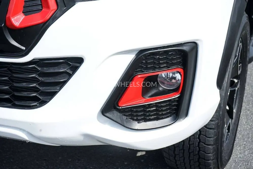 Toyota Hilux 2021 for Sale in Dubai Image-14