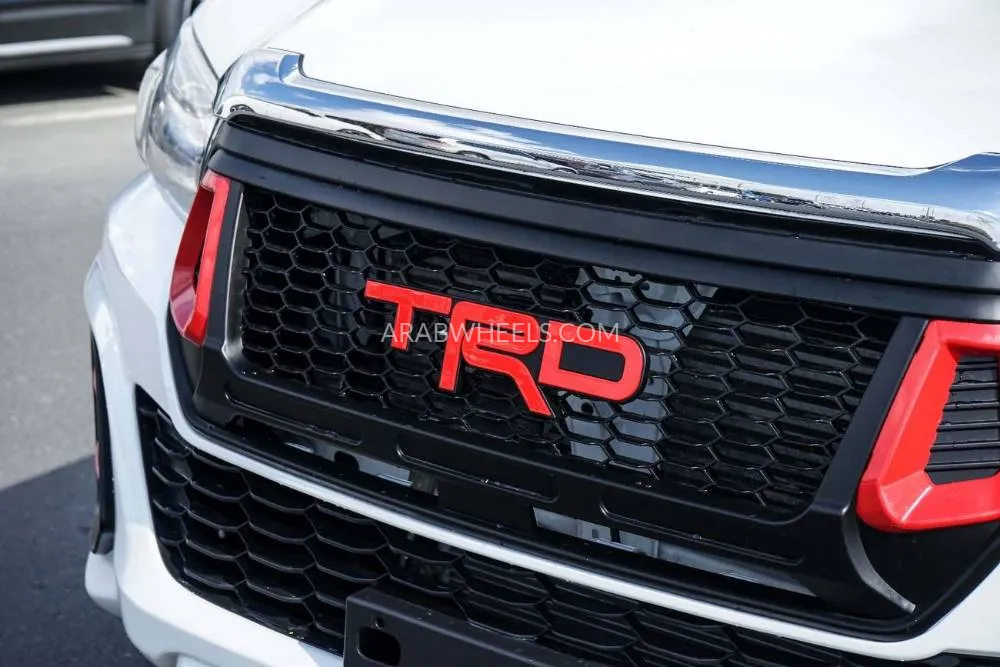 Toyota Hilux 2021 for Sale in Dubai Image-16