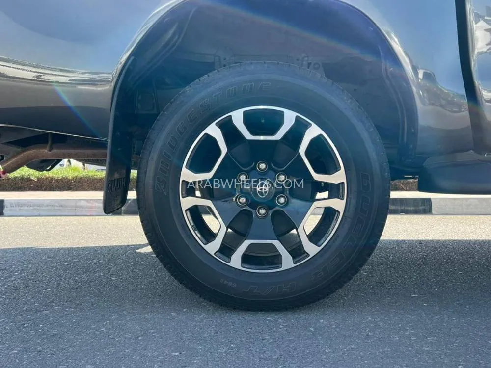 Toyota Hilux 2022 for Sale in Dubai Image-17